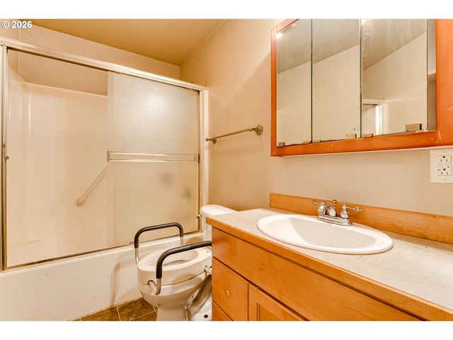 2996 RIVER Rd, Eugene, OR 97404
