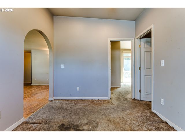 2996 RIVER Rd, Eugene, OR 97404