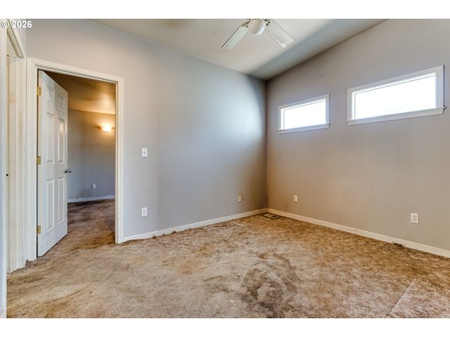 2996 RIVER Rd, Eugene, OR 97404