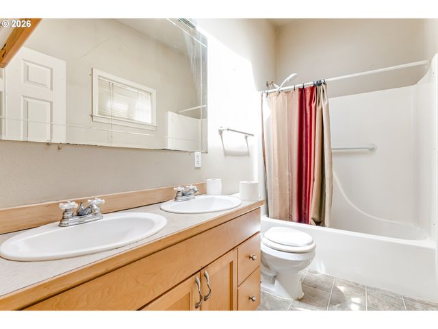 2996 RIVER Rd, Eugene, OR 97404