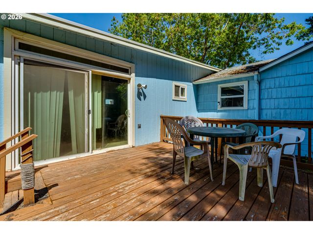 2996 RIVER Rd, Eugene, OR 97404