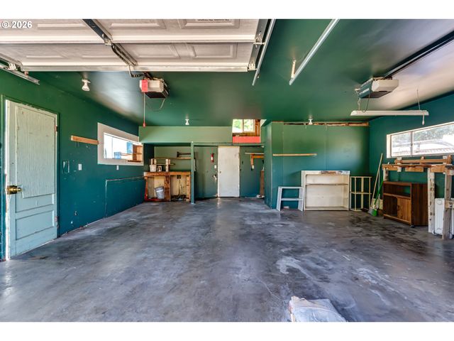 2996 RIVER Rd, Eugene, OR 97404