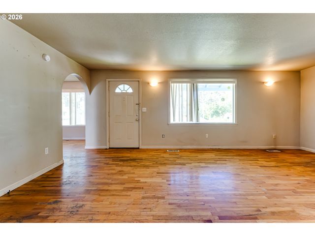 2996 RIVER Rd, Eugene, OR 97404