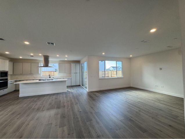 1224 Celebrate Dr, Roseville, CA 95747