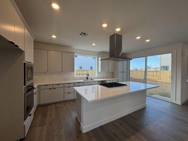 1224 Celebrate Dr, Roseville, CA 95747