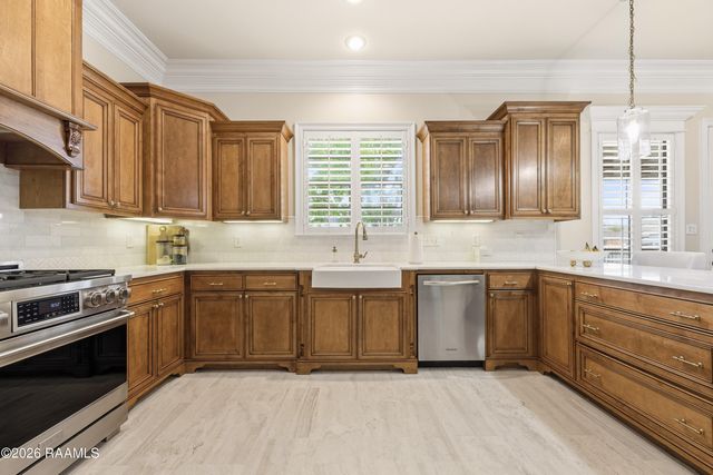 104 Rue Saint Barts, Youngsville, LA 70592