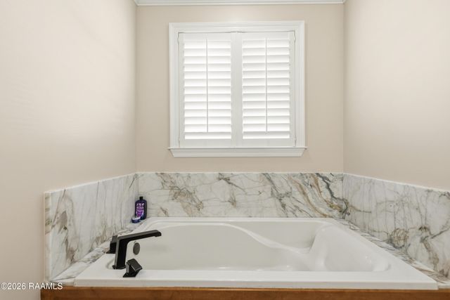 104 Rue Saint Barts, Youngsville, LA 70592