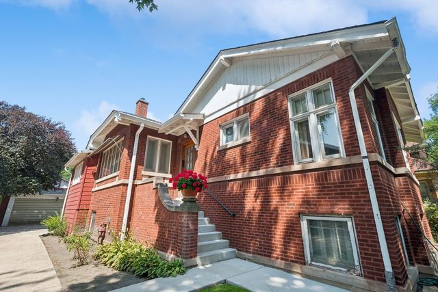 3622 N Avers Avenue, Chicago, IL 60618
