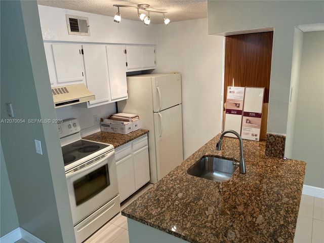 2826 S University Drive 3101, Davie, FL 33328