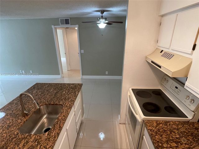 2826 S University Drive 3101, Davie, FL 33328