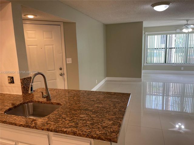 2826 S University Drive 3101, Davie, FL 33328