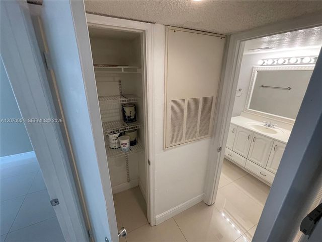 2826 S University Drive 3101, Davie, FL 33328