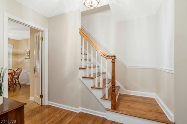 8 Mansfield Ct, Mendham Boro, NJ 07945