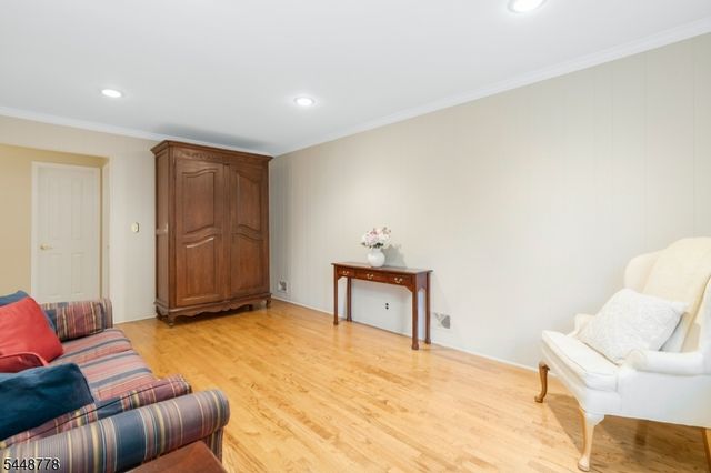 8 Mansfield Ct, Mendham Boro, NJ 07945