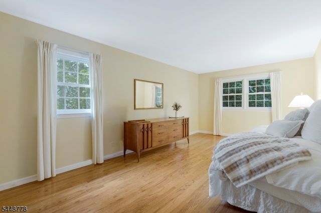 8 Mansfield Ct, Mendham Boro, NJ 07945