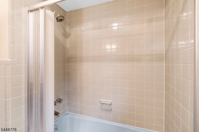 8 Mansfield Ct, Mendham Boro, NJ 07945