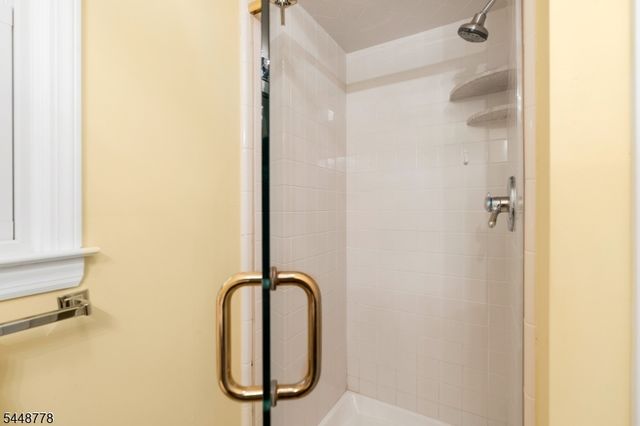 8 Mansfield Ct, Mendham Boro, NJ 07945
