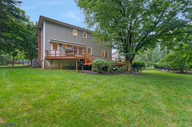 8 Mansfield Ct, Mendham Boro, NJ 07945