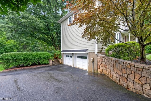 8 Mansfield Ct, Mendham Boro, NJ 07945