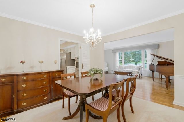 8 Mansfield Ct, Mendham Boro, NJ 07945
