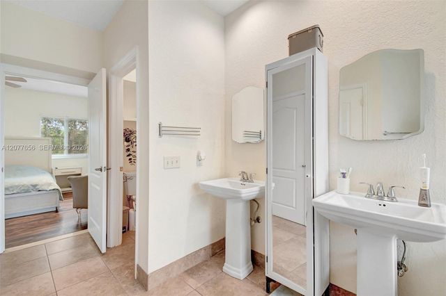 16339 Malibu Drive 22, Weston, FL 33326