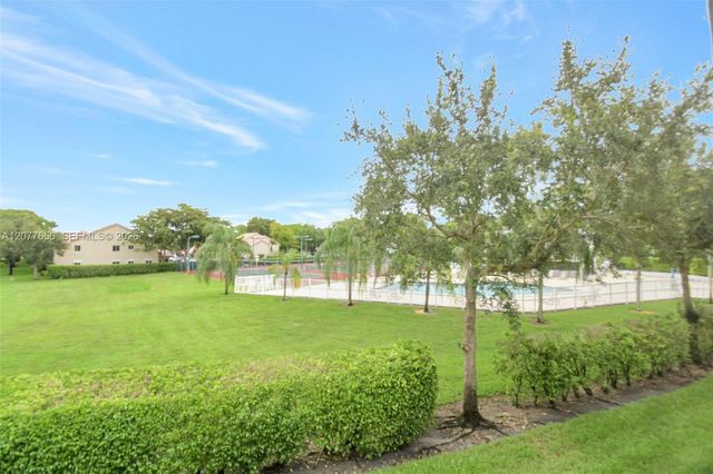 16339 Malibu Drive 22, Weston, FL 33326