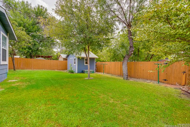 526 Marchmont Ln, San Antonio, TX 78213