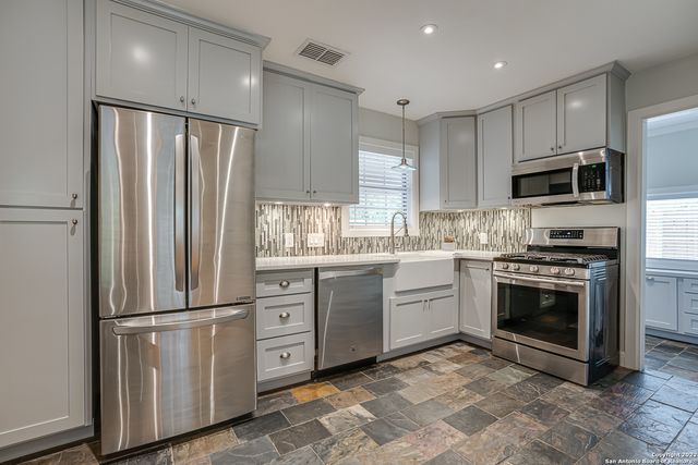 526 Marchmont Ln, San Antonio, TX 78213