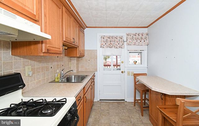 726 BUTTONWOOD ST, Norristown, PA 19401