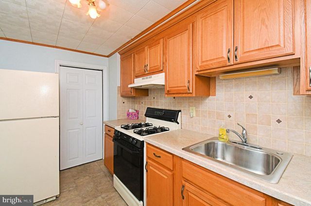 726 BUTTONWOOD ST, Norristown, PA 19401