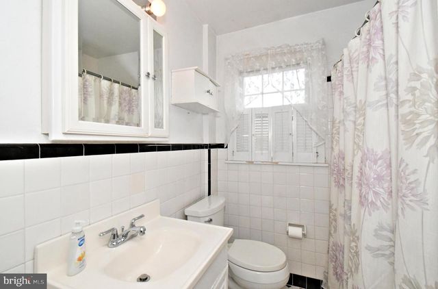 726 BUTTONWOOD ST, Norristown, PA 19401