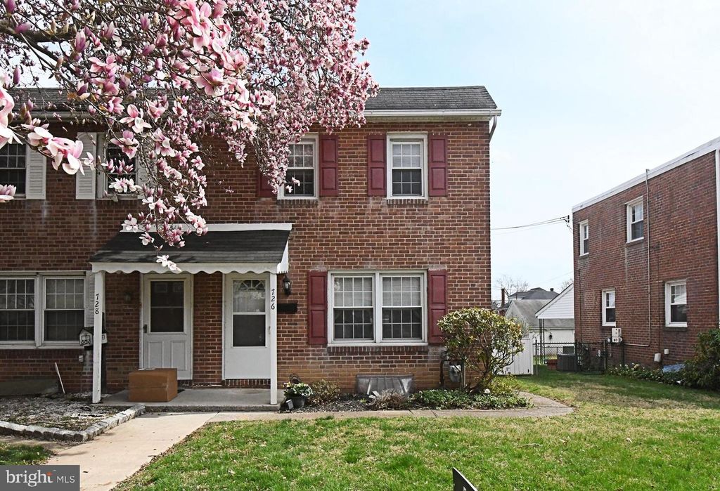 726 BUTTONWOOD ST, Norristown, PA 19401