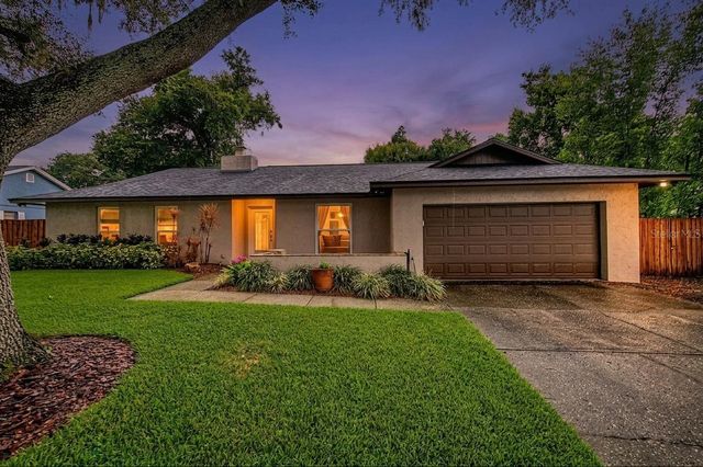 1112 LAKEMONT DRIVE, Valrico, FL 33594