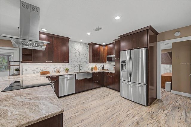1112 LAKEMONT DRIVE, Valrico, FL 33594