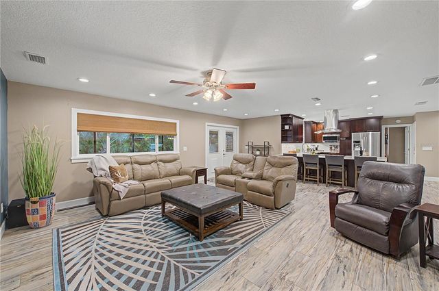 1112 LAKEMONT DRIVE, Valrico, FL 33594