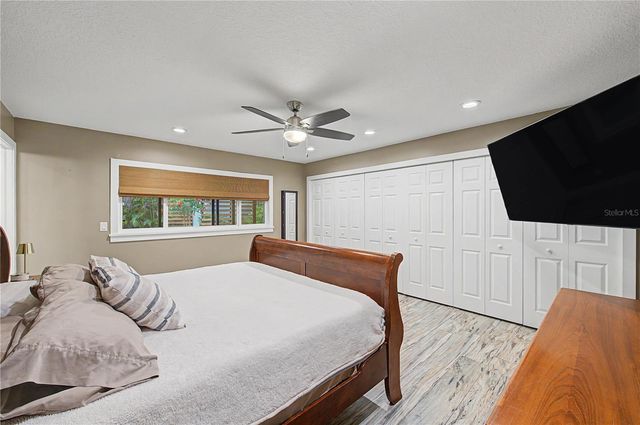 1112 LAKEMONT DRIVE, Valrico, FL 33594