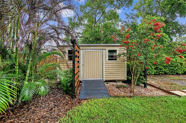 1112 LAKEMONT DRIVE, Valrico, FL 33594