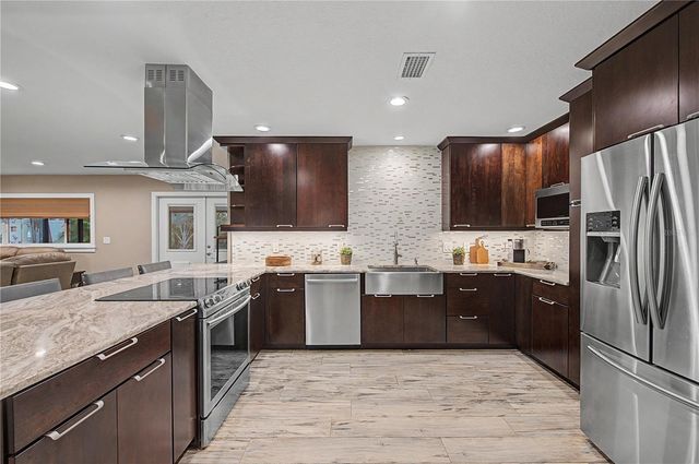 1112 LAKEMONT DRIVE, Valrico, FL 33594