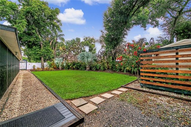 1112 LAKEMONT DRIVE, Valrico, FL 33594