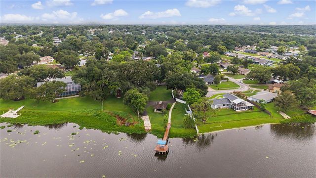 1112 LAKEMONT DRIVE, Valrico, FL 33594
