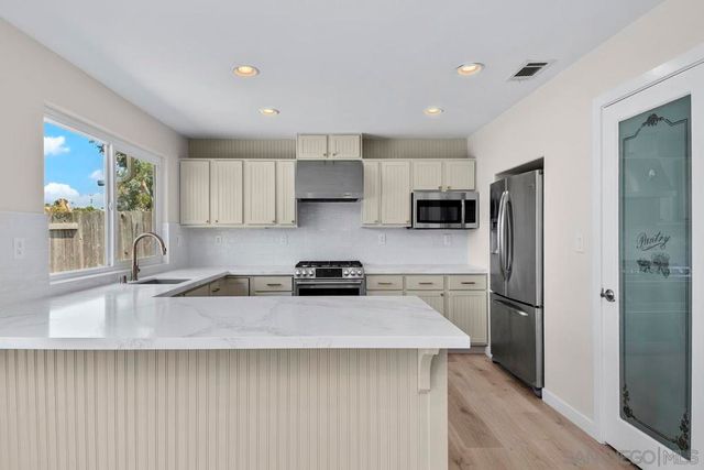 1020 Nolbey St, Cardiff By The Sea, CA 92007