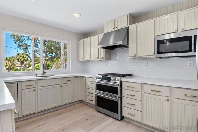 1020 Nolbey St, Cardiff By The Sea, CA 92007