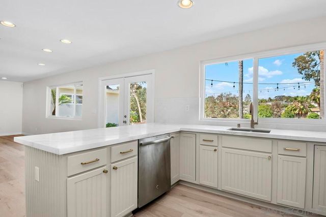 1020 Nolbey St, Cardiff By The Sea, CA 92007