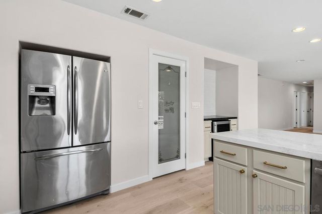1020 Nolbey St, Cardiff By The Sea, CA 92007