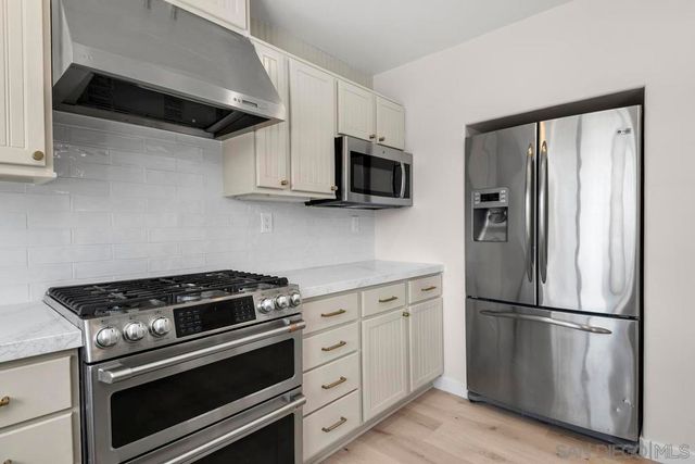1020 Nolbey St, Cardiff By The Sea, CA 92007