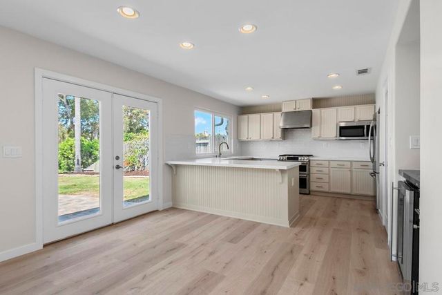 1020 Nolbey St, Cardiff By The Sea, CA 92007