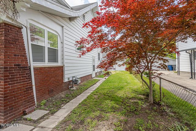 1616 Yosemite Drive, Toledo, OH 43614