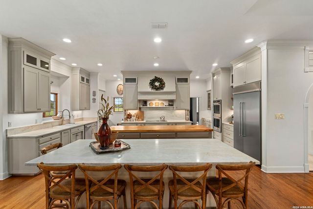 608 N CREEK RD, Comfort, TX 78013