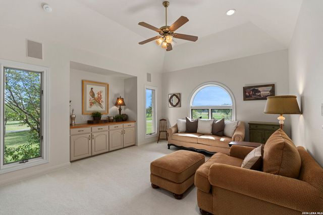 608 N CREEK RD, Comfort, TX 78013