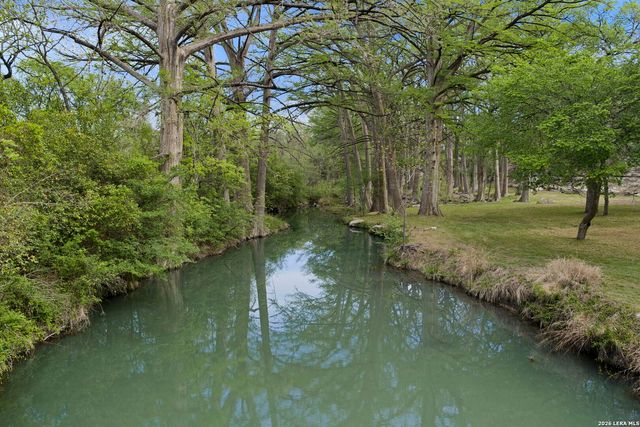 608 N CREEK RD, Comfort, TX 78013